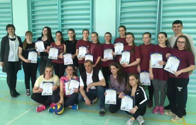 Учасники змагань з волейболу